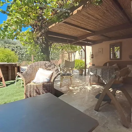 La Tramontane Bed & Breakfast *